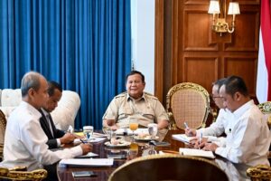 Prabowo Panggil Menteri Bahlil, Pastikan Stabilitas Energi Nasional