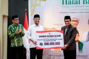 Hadiri Halal Bihalal PWNU Sulsel, Gubernur Serahkan Hibah Rp800 Juta dan Alsintan