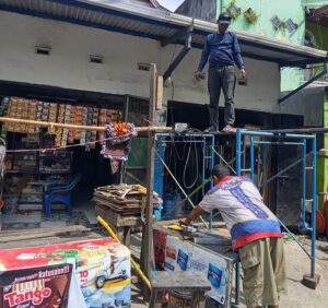 Sudah 10 Tahun Berdiri, Lapak di Atas Drainase Dibongkar Sukarela oleh Pemiliknya