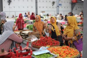 BPS: Harga Ayam, Telur, dan Cabai Turun, Tekan Laju Inflasi April