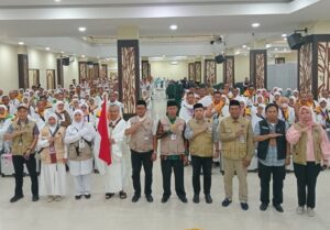 Lepas Kloter 43, Ketua PPIH Embarkasi Makassar Apresiasi Panitia dan Ingatkan Perbedaan Haji Ifrad dan Tamattu’