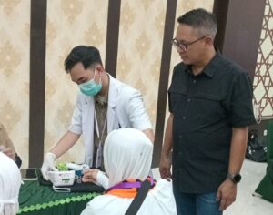 Ketua DPRD Makassar Antar Ibu dan Adik ke Asrama Haji, Apresiasi Pelayanan Petugas