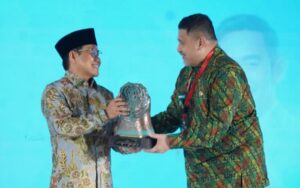 Wali Kota Munafri Terima Penghargaan Paritrana Award, Diserahkan Menko PM Cak Imin