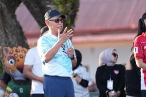 Ratusan Warga Padati Nobar Piala Dunia 2026 di Arteri Mamuju, UMKM Ramai Transaksi