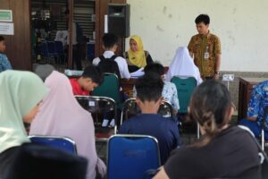 SPMB Jateng Masuk Tahap Daftar Ulang, 228 Ribu Calon Murid SMAN/SMKN Lolos Seleksi