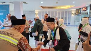 75 Kloter Sudah Pulang, Jemaah Dilarang Bawa Zamzam dalam Koper