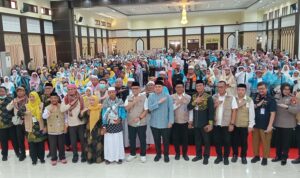 Menteri Haji Sambut Kedatangan Kloter 17 di Asrama Sudiang, Ajak Jemaah Wujudkan Kemabruran dalam Kehidupan Sehari-hari