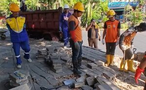 Tak Hanya Tertibkan PKL, Pemkot Makassar Kini Benahi Trotoar dan Drainase Bulogading