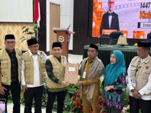 Bupati Sidrap Jemput Langsung Kepulangan Jamaah Haji di Bandara Sultan Hasanuddin