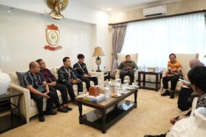 Wali Kota Makassar Terima Tim BPS, Ikut Jalani Pendataan Sensus Ekonomi 2026