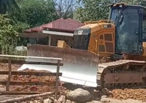 Respon Aspirasi Warga, PUPRD Sulbar Perbaiki Jalan di Dusun Kandang Batu
