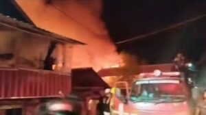 Kebakaran Hanguskan 50 Rumah di Tallo Makassar, 90 KK Terdampak