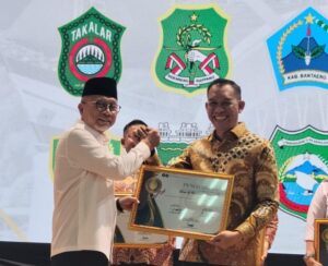 Sinjai Terima Penghargaan Ketahanan Pangan Desa, Diserahkan Langsung Menko Pangan Zulkifli Hasan