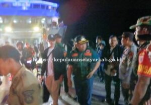 Wabup Selayar Bertolak ke Jampea Bawa Bantuan Logistik bagi Korban KLM Nurul Salsa