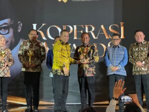 Gubernur Sulsel Raih Bakti Koperasi Nayaka Mahambara di Ajang Koperasi Awards 2026