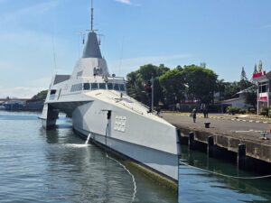 Tunggu Besok, Kapal Perang Siluman Canggih KRI Golok-688 Siap Sapa Warga Makassar di NBOD Kodaeral VI