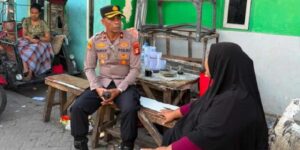 Kapolsek Bontoala Temui Warga Terdampak Kebakaran di Kandea Makassar
