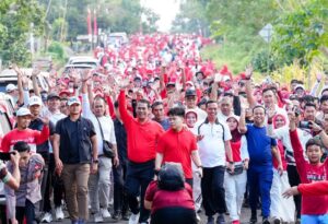 Mentan RI dan Gubernur Sulsel Lepas Ribuan Peserta Jalan Sehat di Bone