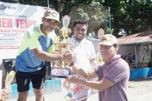 Tutup Turnamen Tenis Piala Merah Putih, Andi Himawan Dorong Pembinaan Atlet Sinjai