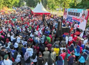 Lepas Ribuan Peserta Jalan Sehat Anti Mager, Gubernur Sulsel: Jaga Harmoni dalam Keberagaman