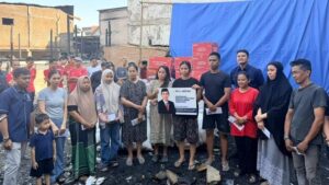 10 KK Terdampak Kebakaran di Tamalanrea, YARI dan Kemensos Salurkan Bantuan