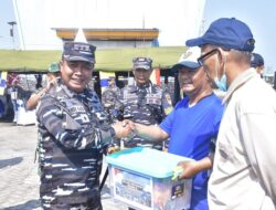 Hari Jadi TNI AL, Kodaeral VI Gelar Baksos dan Bakkes di Pelabuhan Paotere Makassar