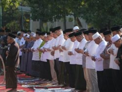 Kemarau Panjang, Wali Kota Makassar Bersama Warga Salat Istisqa di Al-Markaz