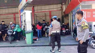 Antisipasi Antrean BBM, Polisi Lakukan Pengamanan Sejumlah SPBU di Makassar