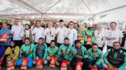 Menko Zulhas Salurkan Bantuan Pangan 22,5 Ton Beras di Makassar